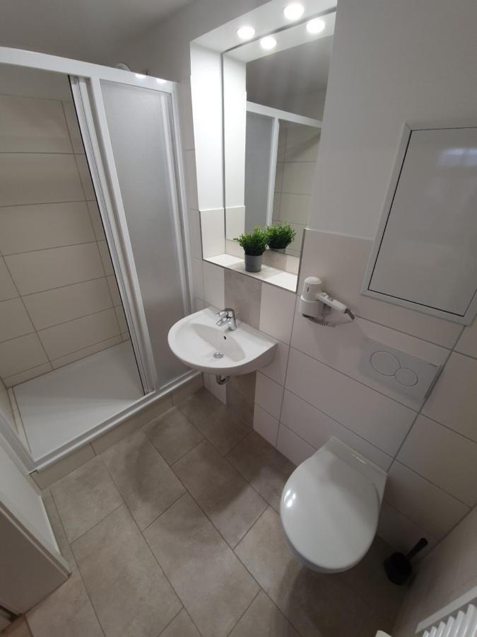 Double Room Private Bathroom