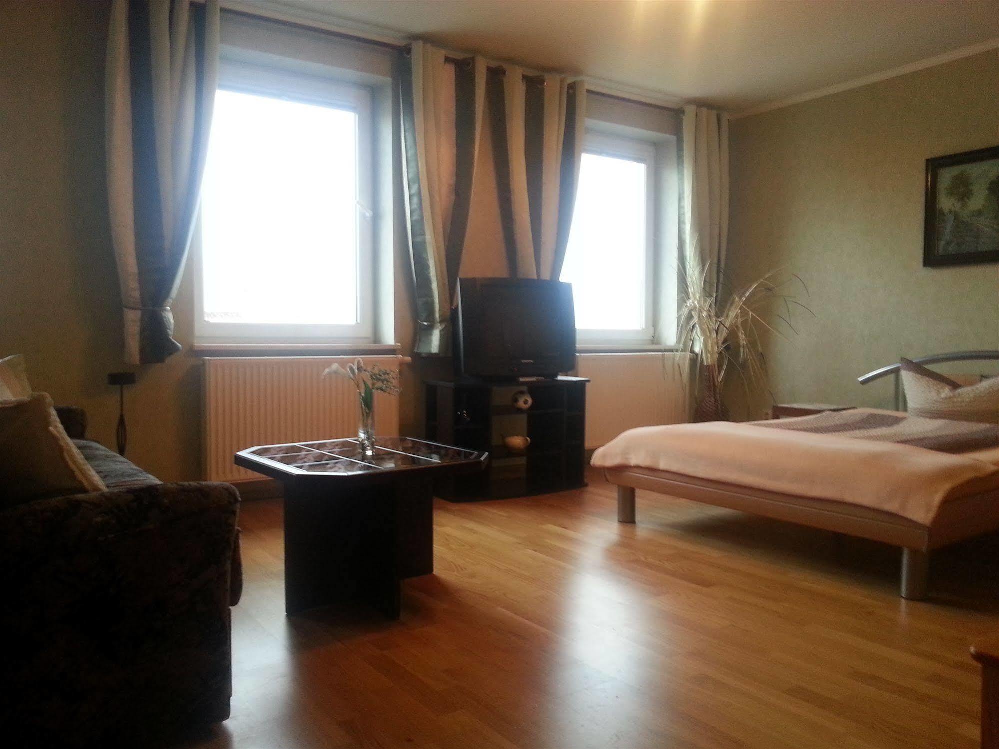 Double room Shared External Bathroom